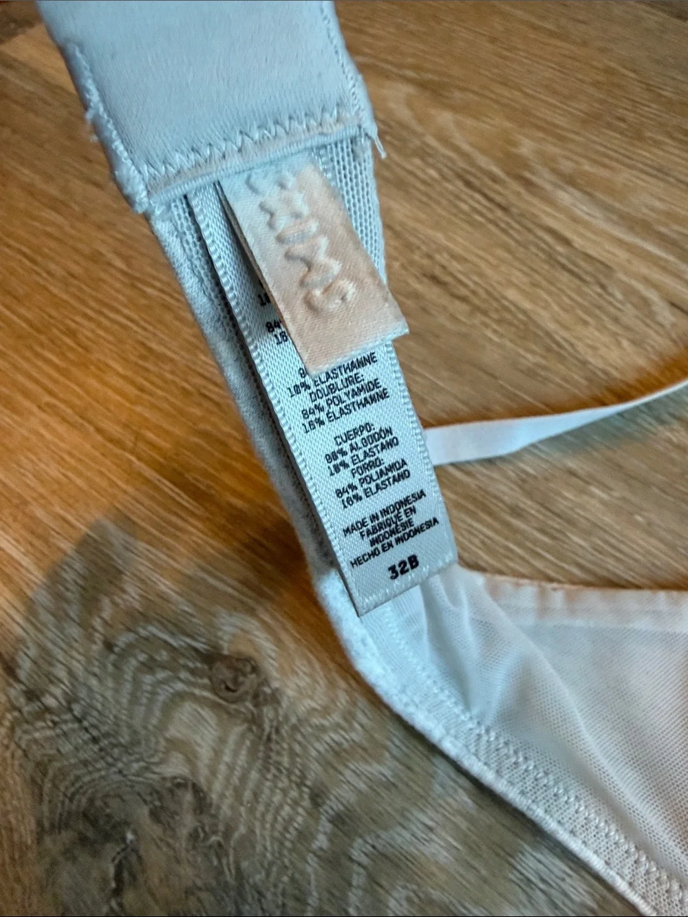 SKIMS Light Gray Underwire Bra - Picture 3 of 3